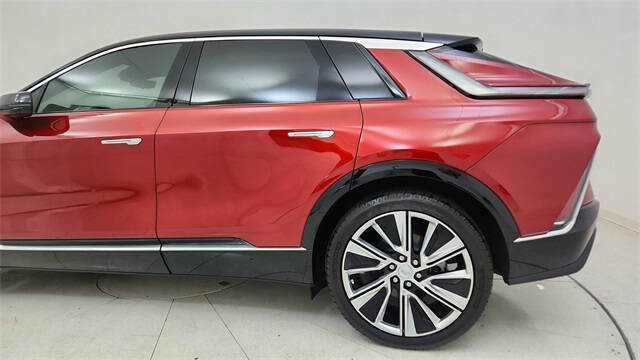 2025 Cadillac LYRIQ Luxury 3