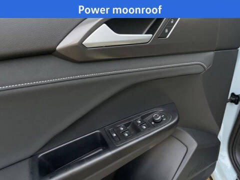 2026 Volkswagen Taos SE Black