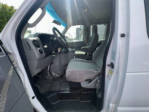 2010 Ford E-Series E-350 SD XLT