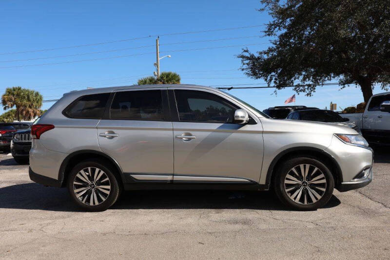 2019 Mitsubishi Outlander SE