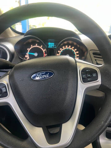 2017 Ford Fiesta SE