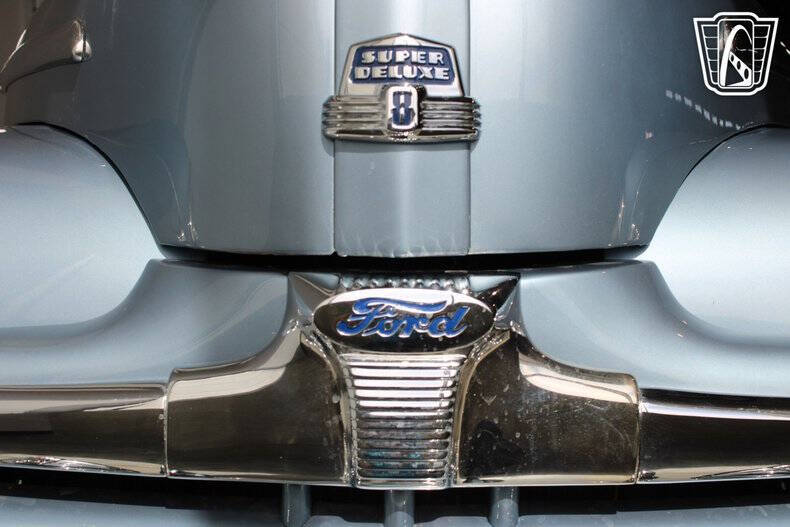 1947 Ford Super Deluxe