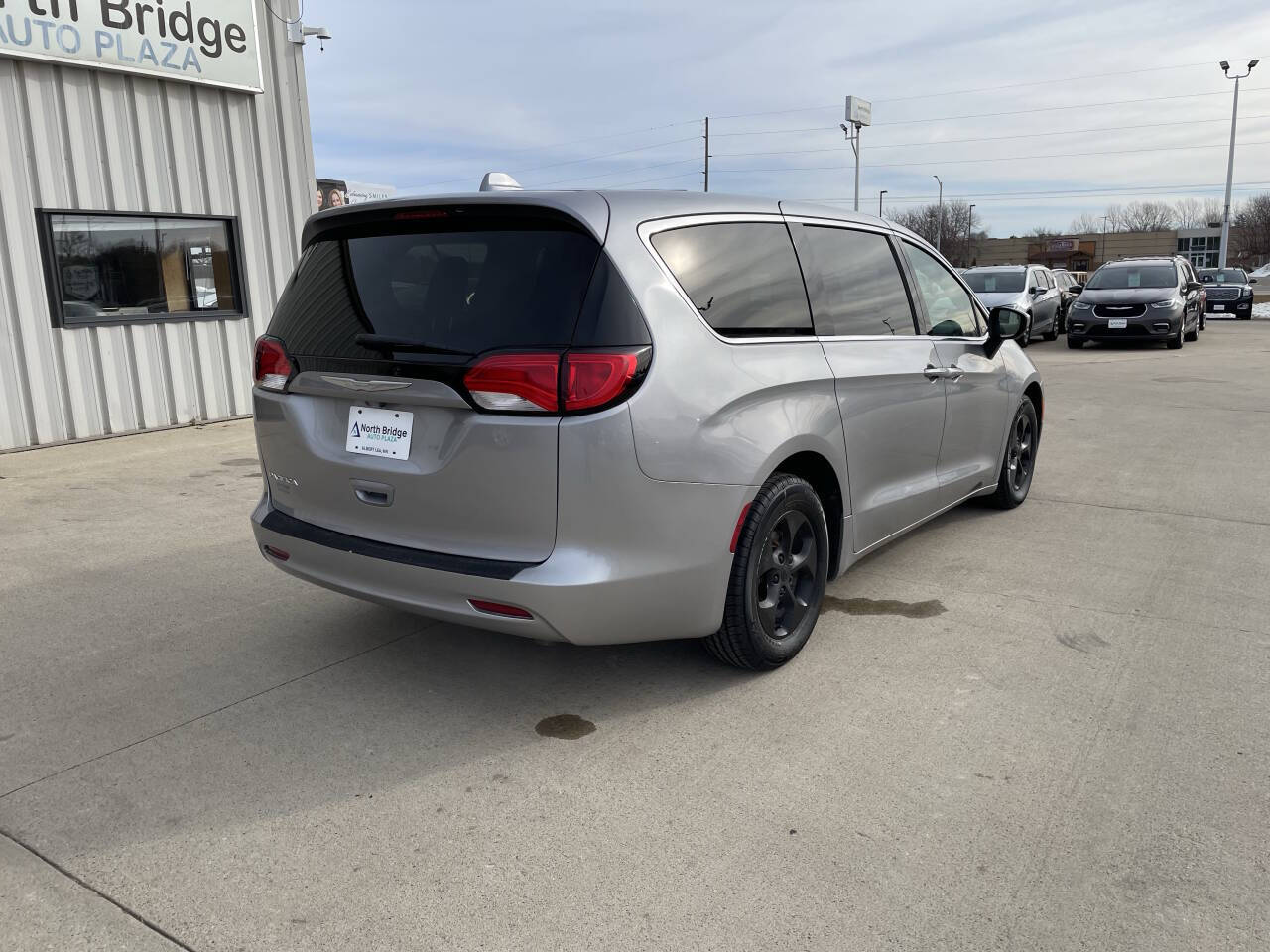 2017 Chrysler Pacifica LX photo 4