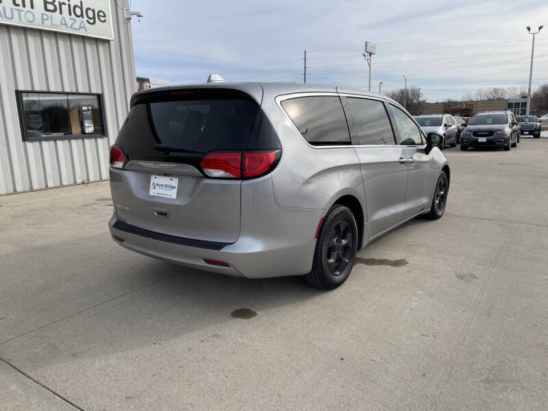 2017 Chrysler Pacifica LX