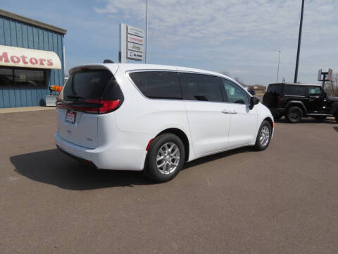 2026 Chrysler Voyager LX
