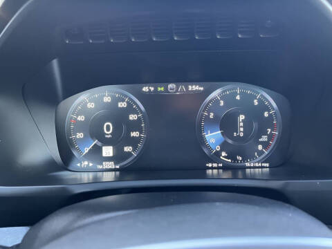 2018 Volvo XC90 T6 Momentum