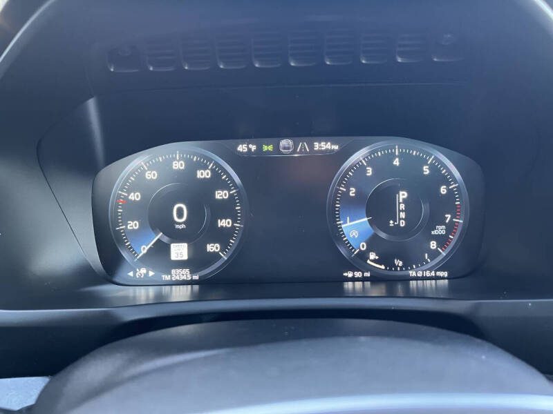 2018 Volvo XC90 T6 Momentum