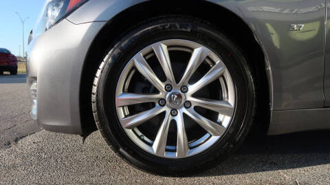 2017 Infiniti Q70 3.7