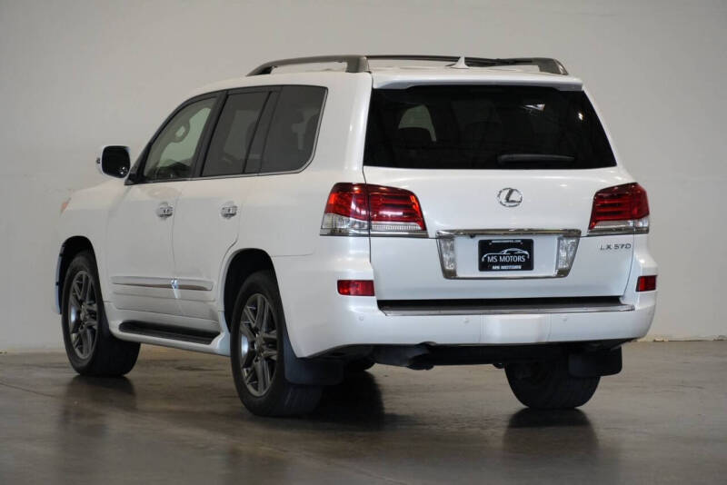 2013 Lexus LX 570