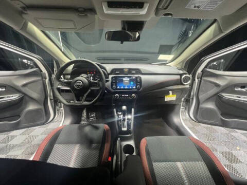 2025 Nissan Versa SR