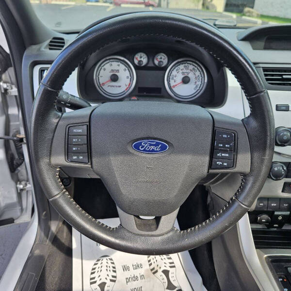 2010 Ford Focus SES