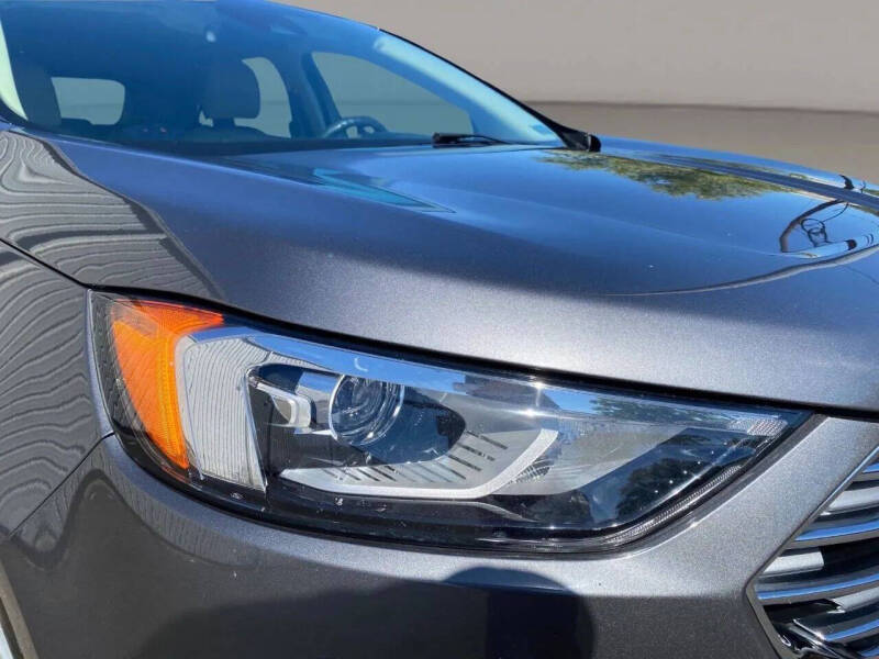 2021 Ford Edge SE