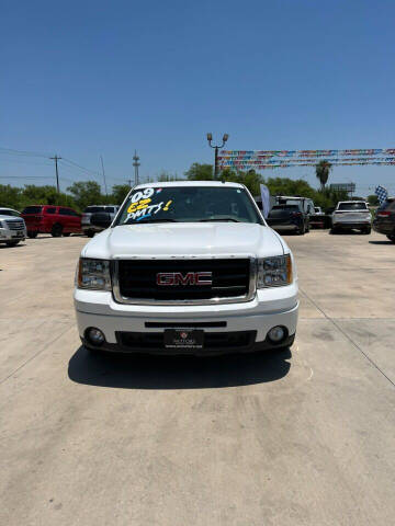 2009 GMC Sierra 1500 for sale at A & V MOTORS in Hidalgo TX