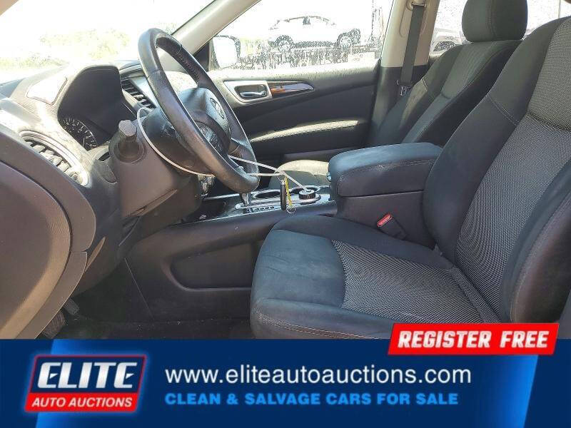 2017 Nissan Pathfinder SV