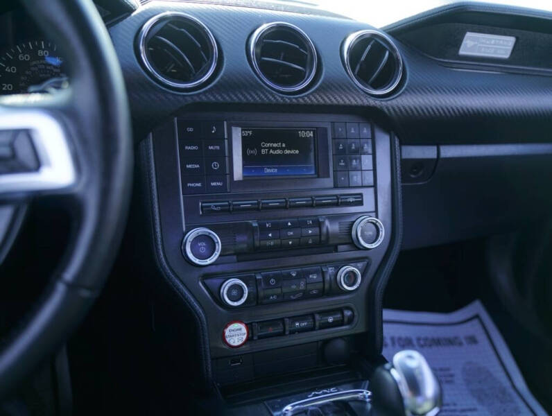 2017 Ford Mustang V6