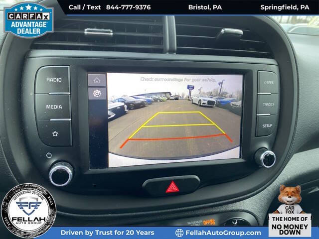 2023 Kia Soul LX's photo