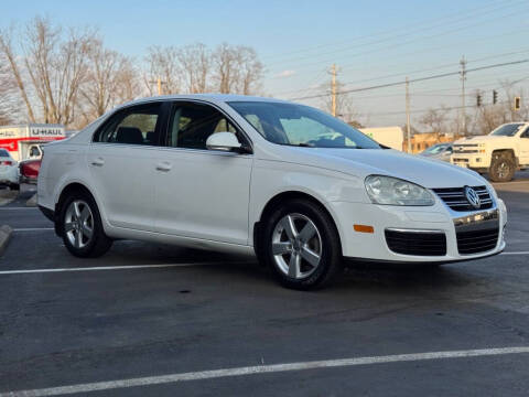 2009 Volkswagen Jetta for sale at Queen City Auto House LLC in West Chester OH