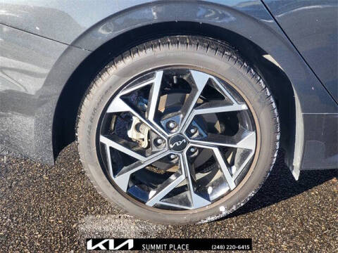 2025 Kia K5 EX