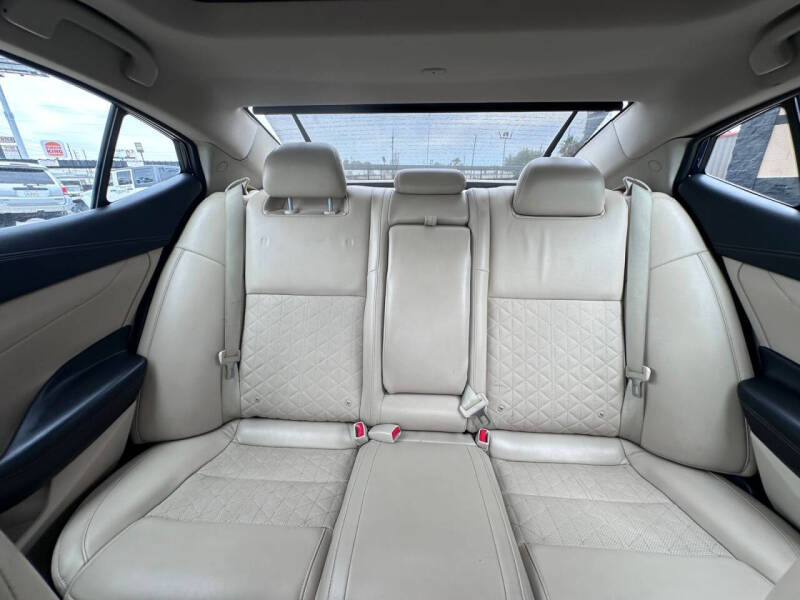 2017 Nissan Maxima Platinum
