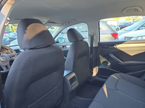 2013 Volkswagen Passat S PZEV