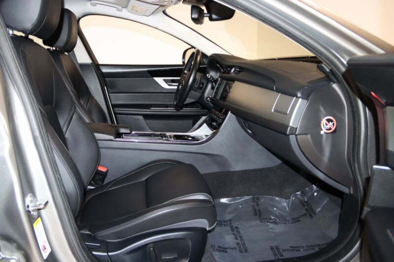 2017 Jaguar XF 35t Premium