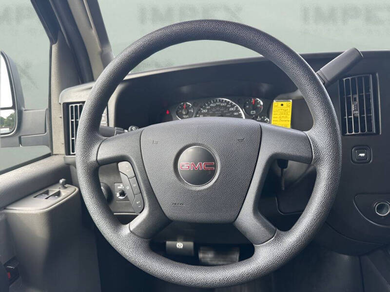 2023 GMC Savana 2500