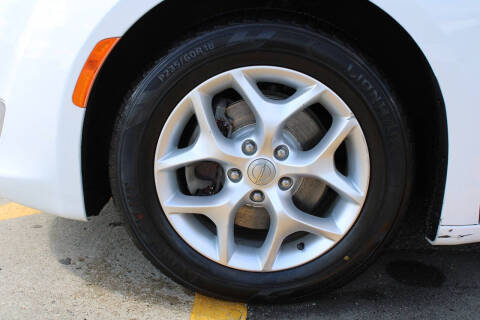 2017 Chrysler Pacifica Touring-L