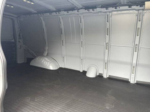 2025 Chevrolet Express 2500