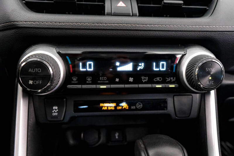 2020 Toyota RAV4 Hybrid LE