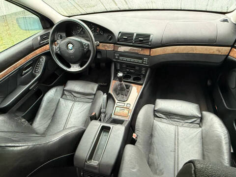 2001 BMW 5 Series 540i