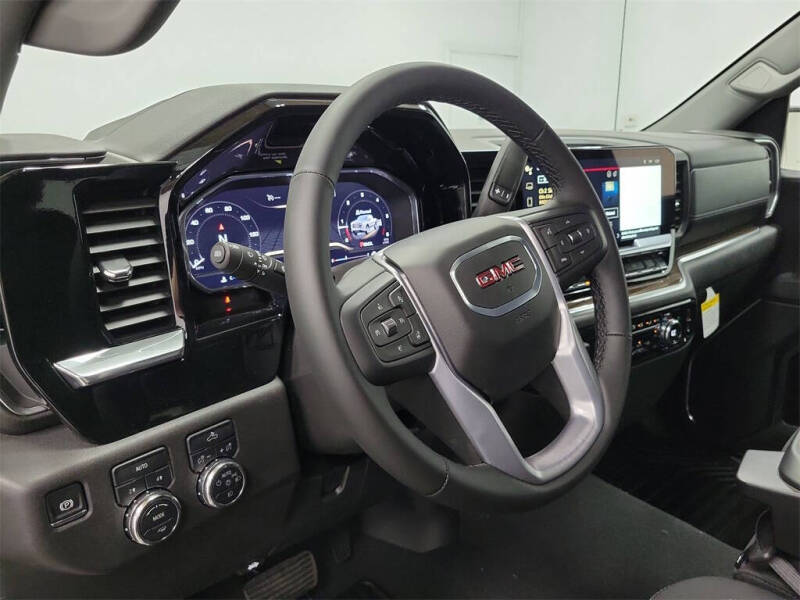 2025 GMC Sierra 1500 Elevation Standard