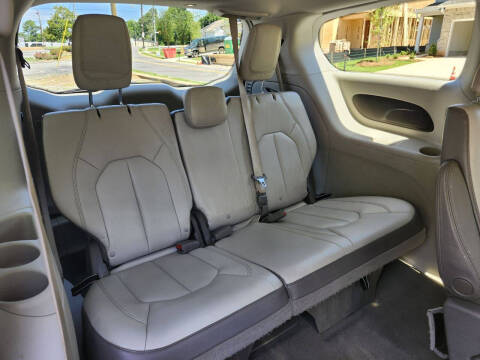 2017 Chrysler Pacifica Touring-L