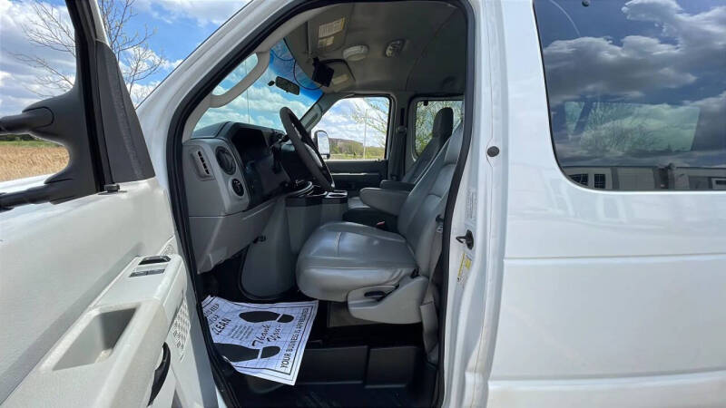 2013 Ford E-Series E-350 SD