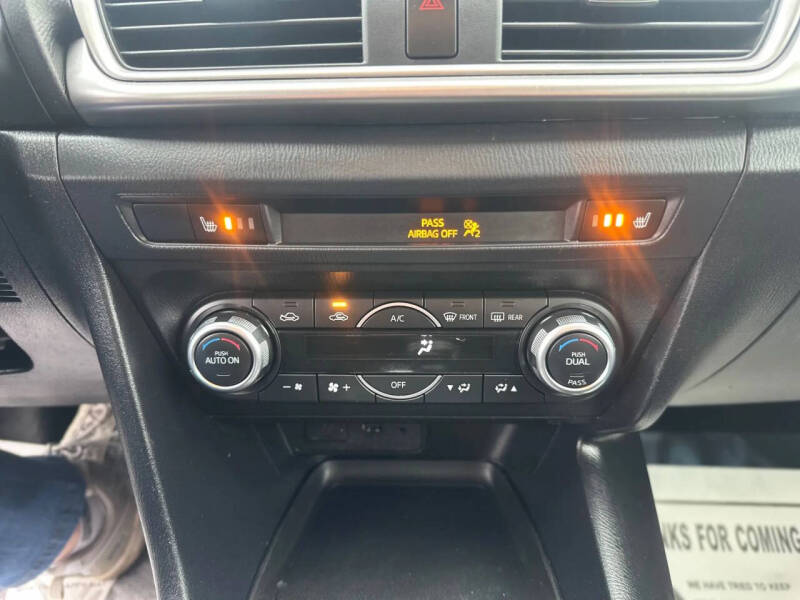 2018 Mazda MAZDA3 Touring