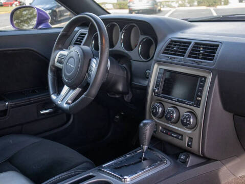 2014 Dodge Challenger SRT8