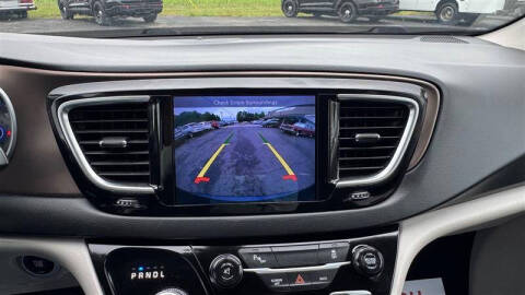2017 Chrysler Pacifica Touring-L Plus