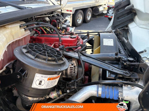 2017 Freightliner M2 106