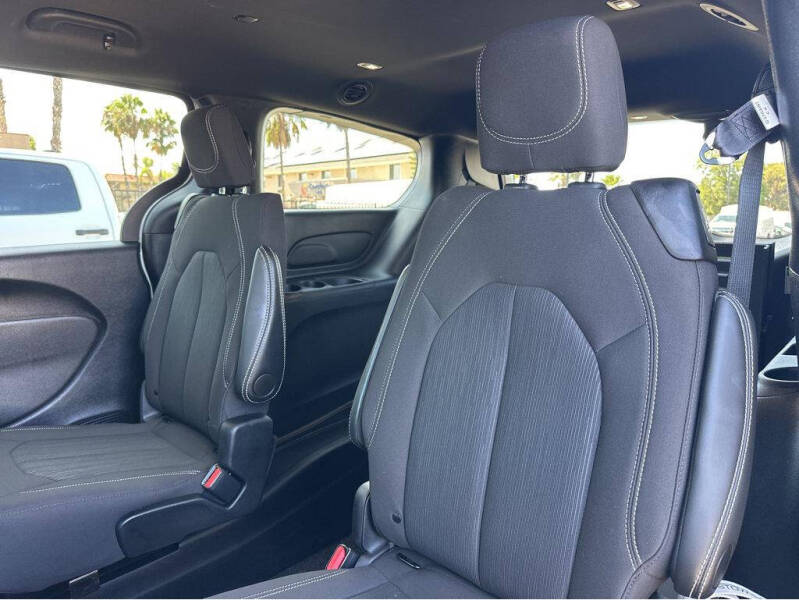 2024 Chrysler Pacifica Touring