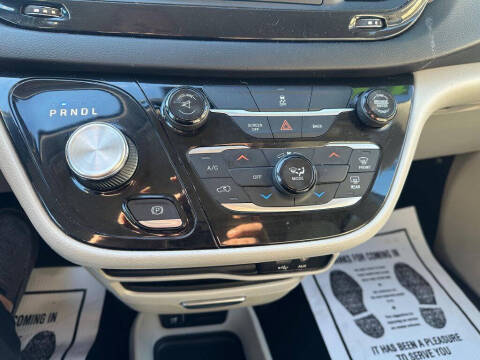2017 Chrysler Pacifica LX