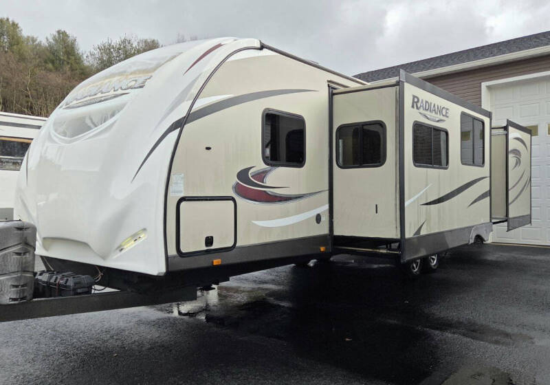 2017 Cruiser RV Radiance Touring Edition