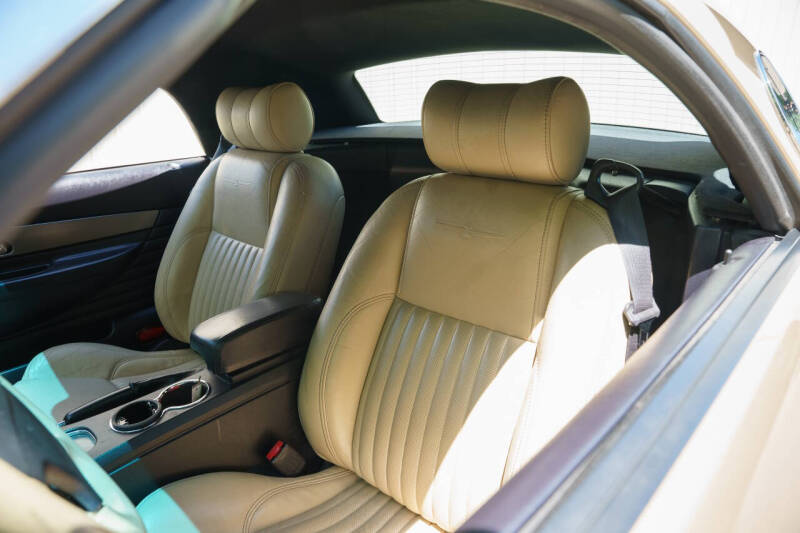 2005 Ford Thunderbird Deluxe