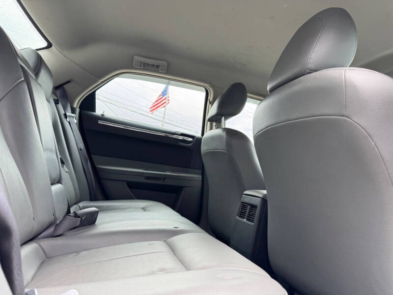 2005 Chrysler 300 Touring