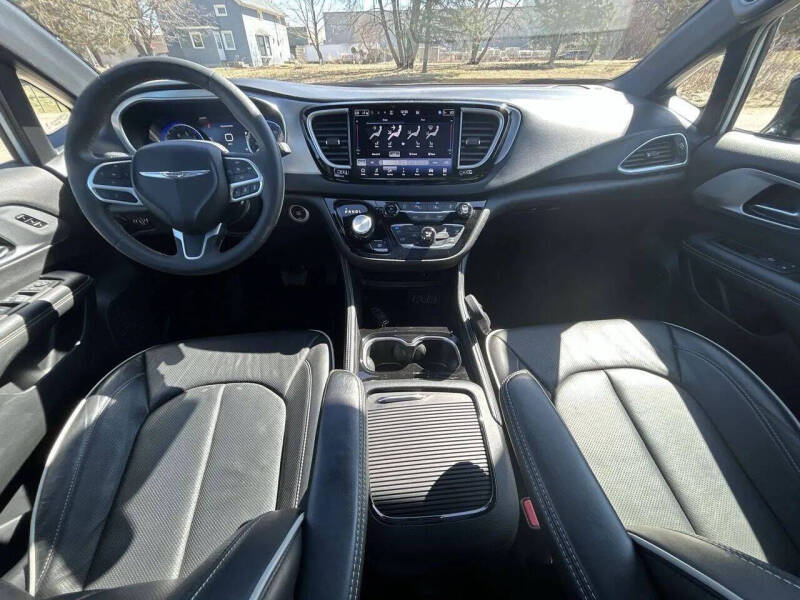 2025 Chrysler Pacifica Limited