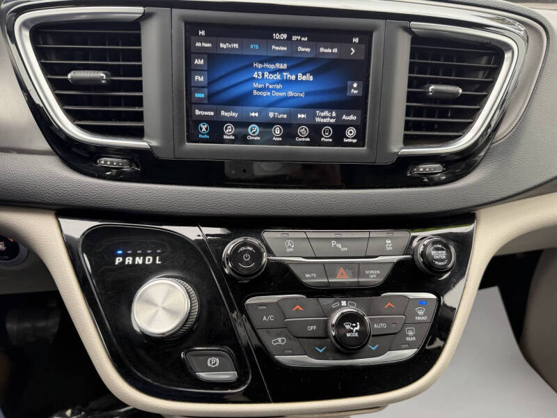 2020 Chrysler Pacifica Touring L