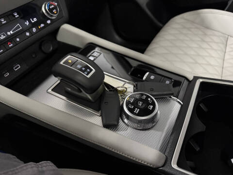 2023 Mitsubishi Outlander PHEV SEL