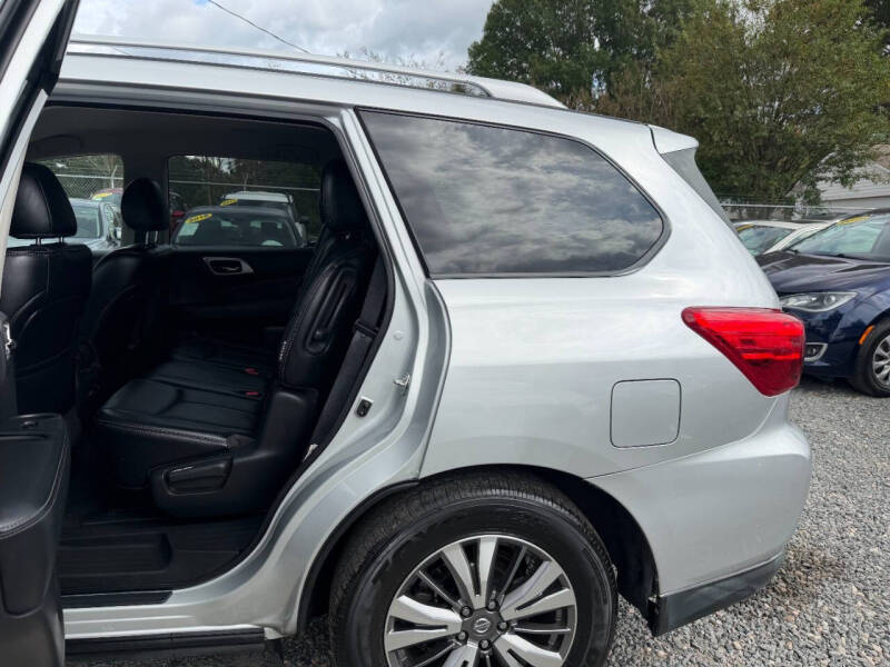 2019 Nissan Pathfinder SV