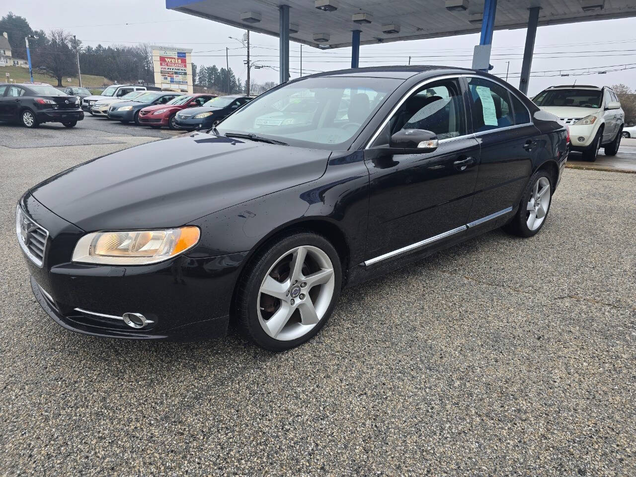 2010 Volvo S80 for sale at QUEENSGATE AUTO SALES in York, PA