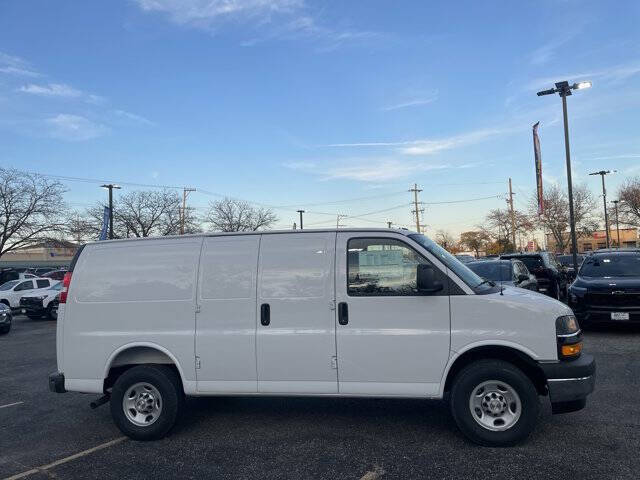 2025 Chevrolet Express 2500