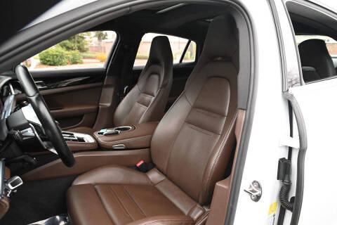 2017 Porsche Panamera 4S