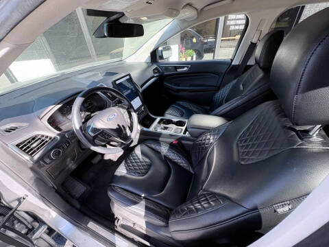 2023 Ford Edge Titanium